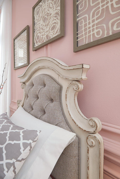 Realyn Upholstered Bed - Furniture House (Dover,NJ)