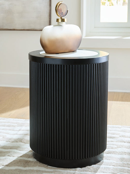 Grayman End Table - Furniture House (Dover,NJ)